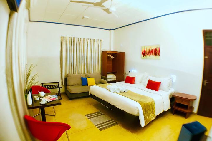 Room 9 of 47