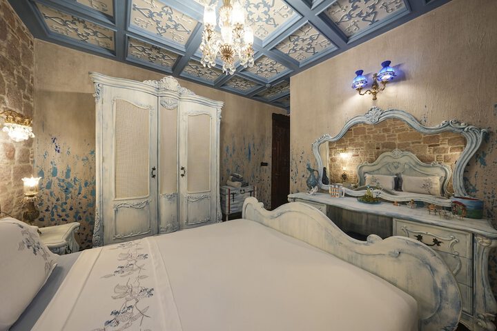 Room 20 of 171