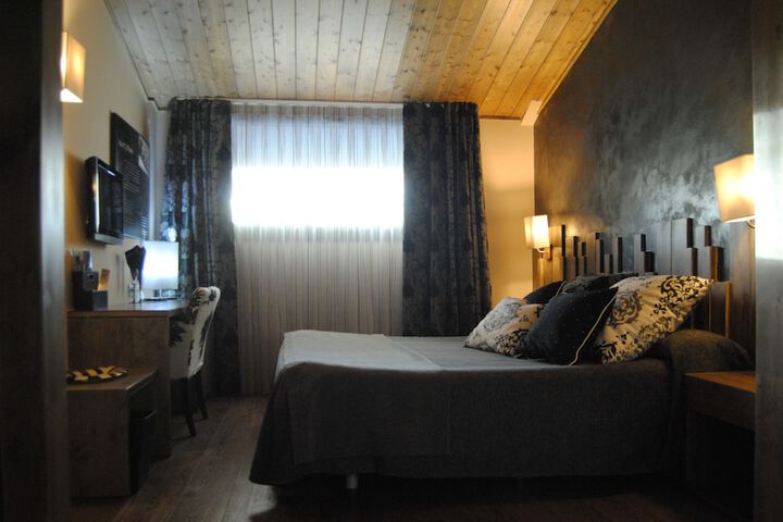 Room 15 of 76