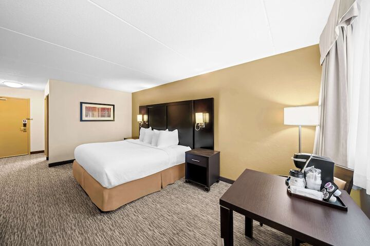 Room 9 of 26