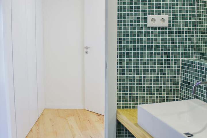 Room 70 of 148