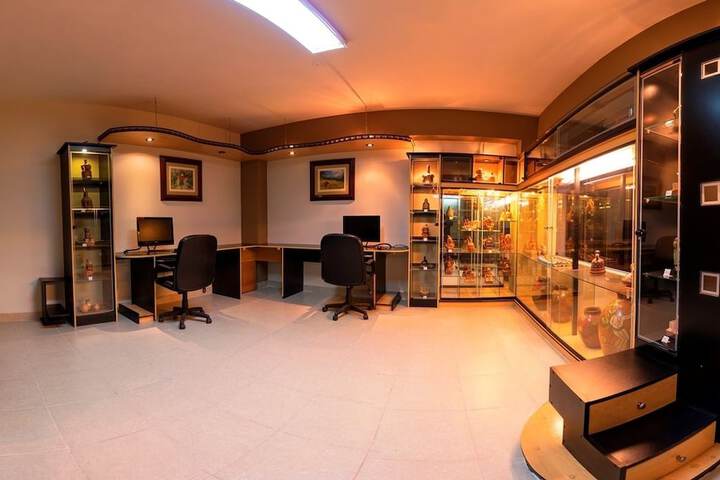 Business Center 37 of 42