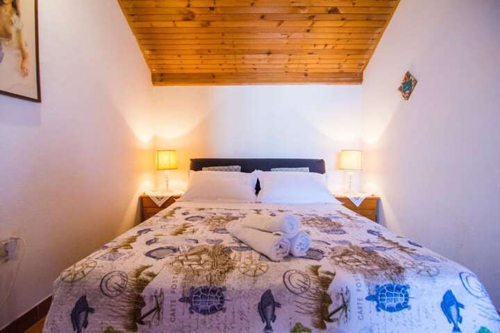 Room 6 of 27