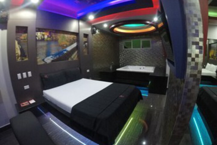Room 15 of 78