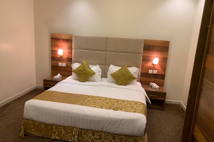 Room 6 of 19