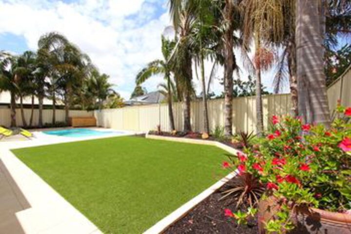 Hotel Exterior 5 of 33