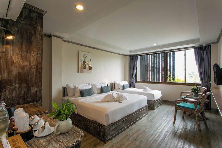 Room 83 of 150