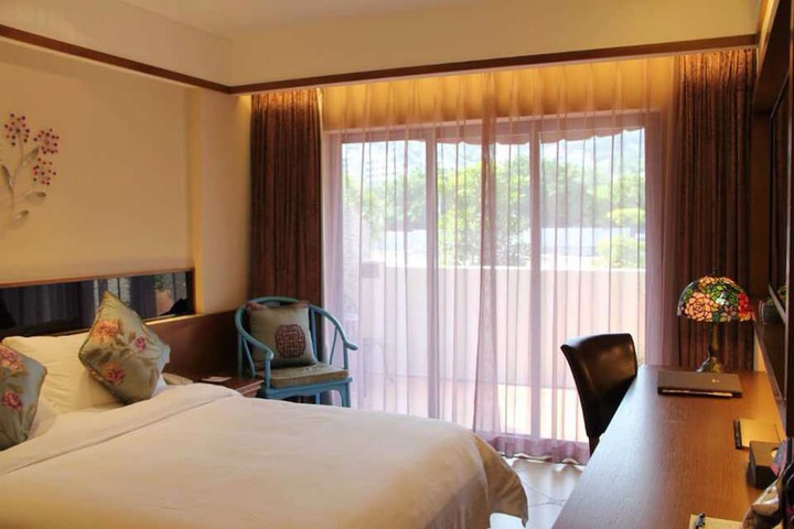 Room 6 of 70