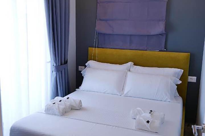 Room 5 of 48