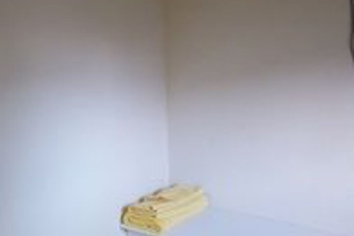 Room 9 of 34