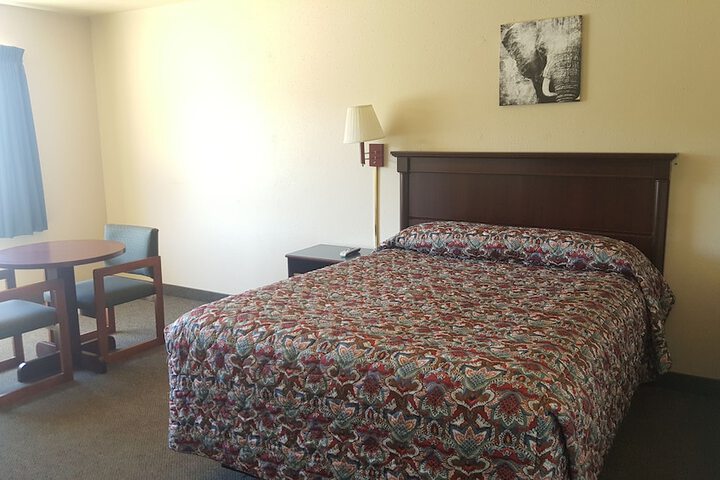 Room 9 of 34