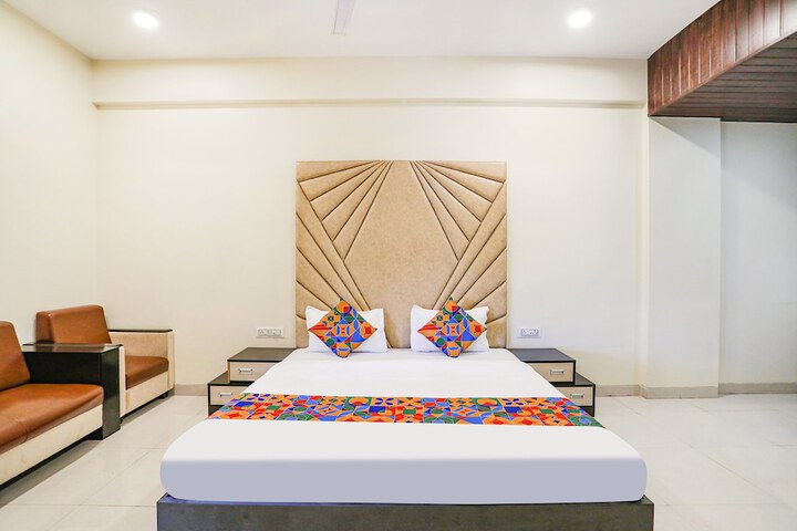 Room 16 of 27