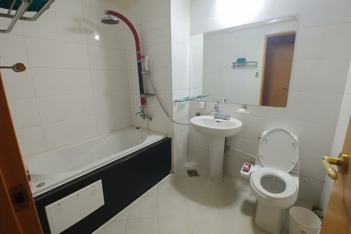 Room 12 of 22