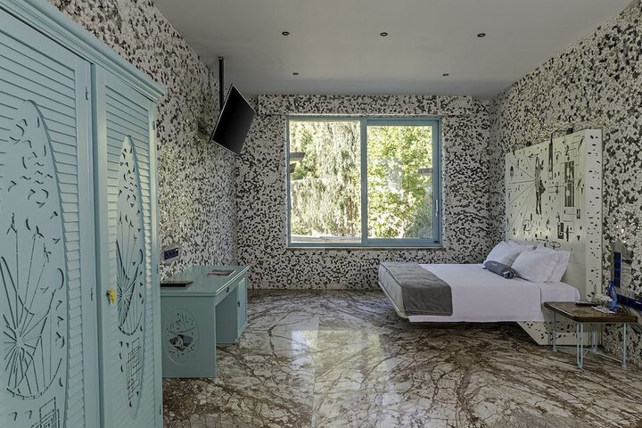 Room 27 of 227