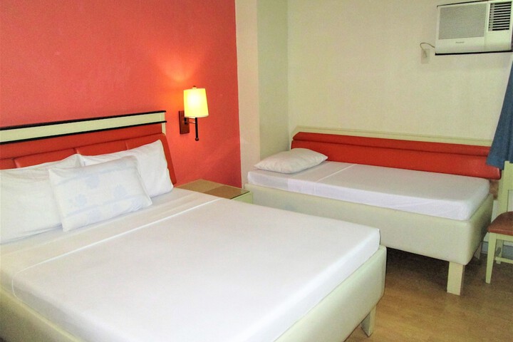 Room 12 of 22