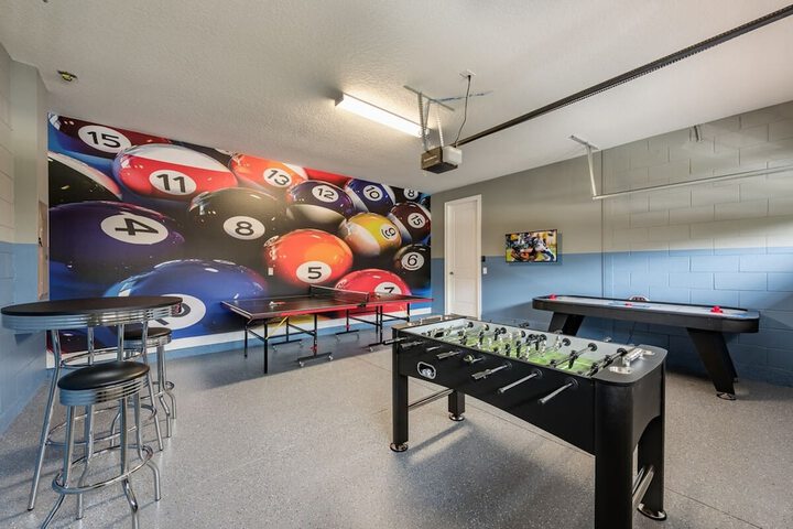 Room 6 of 37