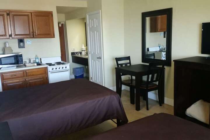 2 Double Beds (13 of 59)