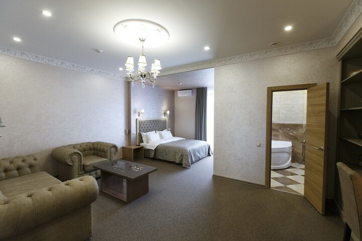 Room 4 of 78