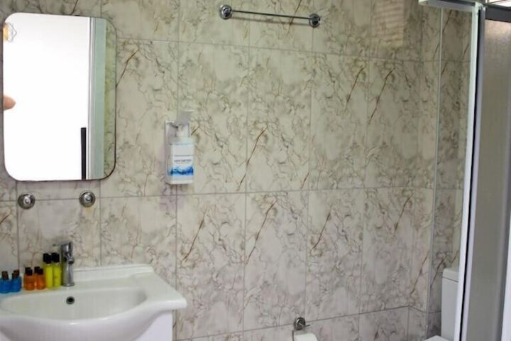 Room 12 of 68