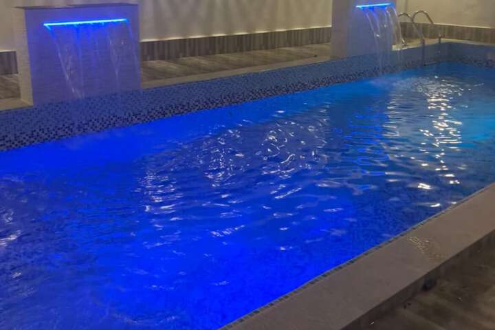 Pool 46 of 99