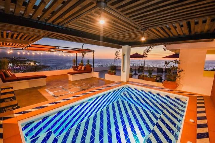 Pool 2 of 6