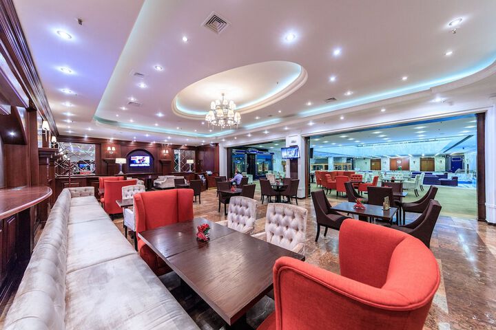 Lounge 97 of 113