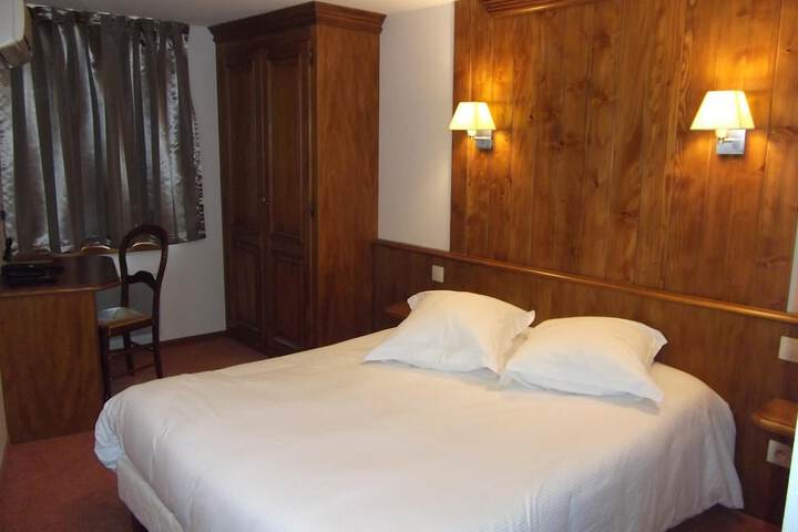 Room 16 of 49