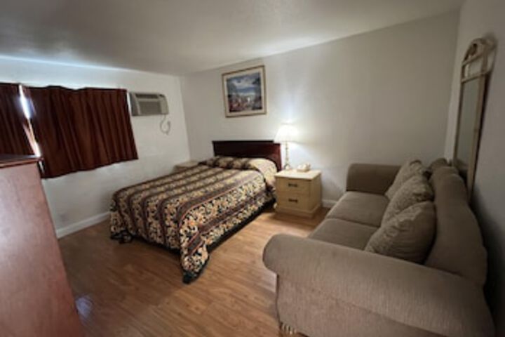 Room 4 of 21