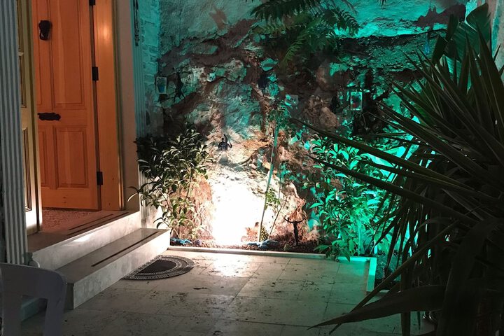 Hotel Exterior 10 of 15