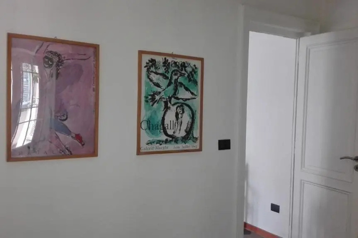 Room 9 of 11