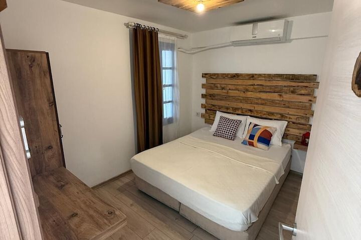 Room 5 of 23
