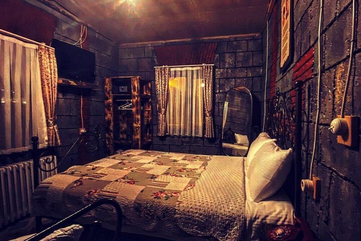 Room 4 of 22