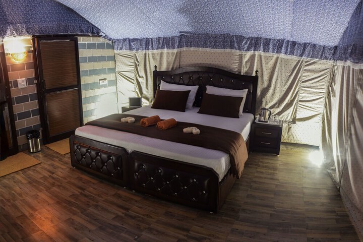 Room 4 of 11