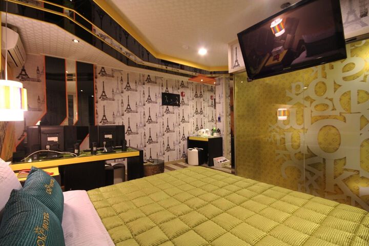 Room 90 of 156