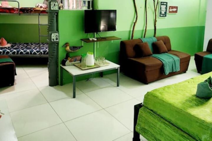 Room 12 of 87