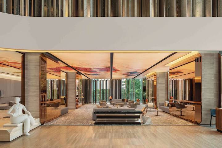 Entrance & Lobby