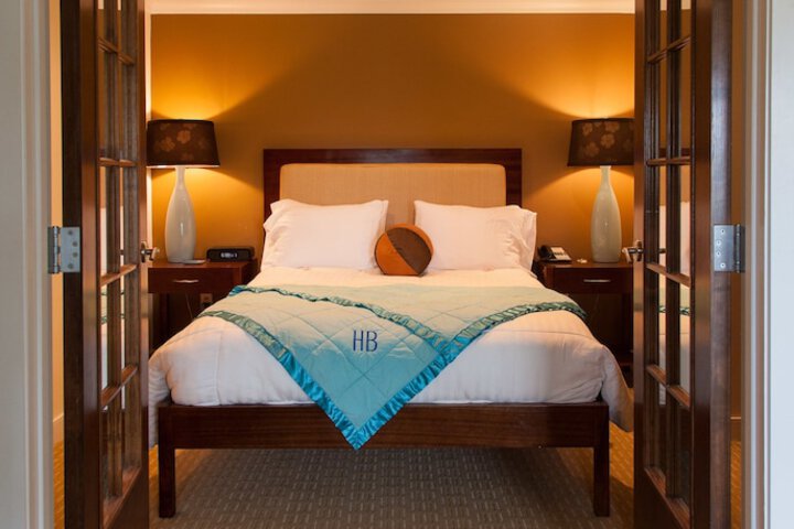 Room 7 of 16