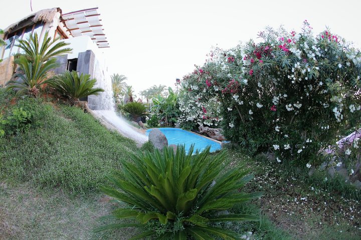 Hotel Exterior 43 of 50