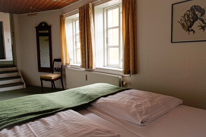 Room 69 of 214