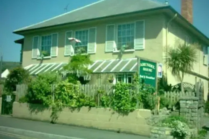 ARUNDEL HOUSE