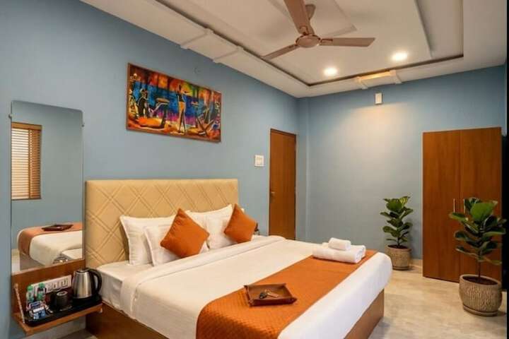 Room 9 of 20