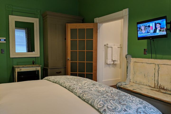 Room 3 of 49