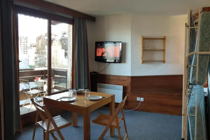 Room 3 of 7
