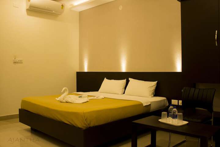 Room 3 of 33