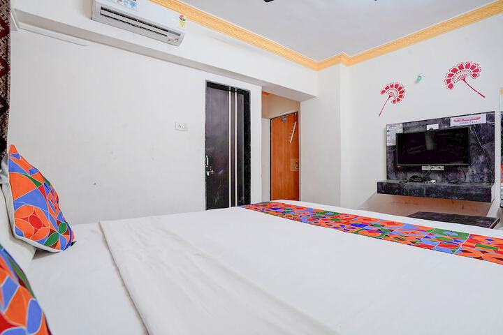 Room 15 of 29