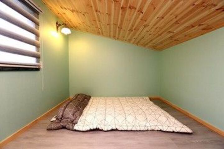 Room 15 of 17