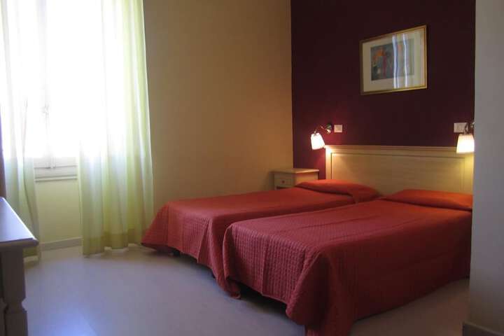 Room 17 of 36