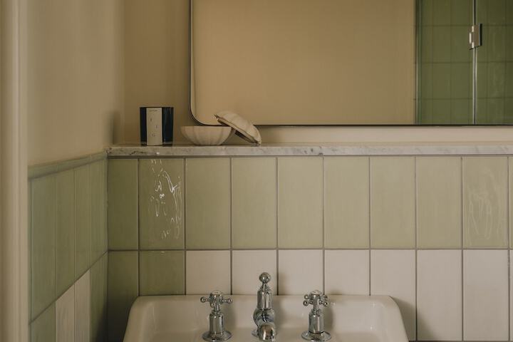 Room 47 of 70