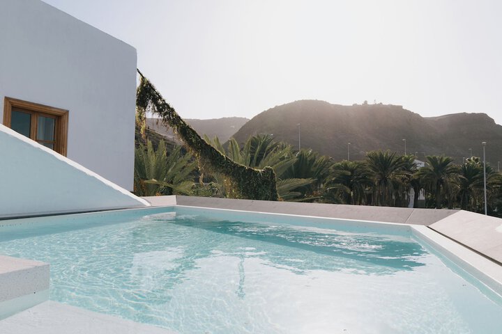 Pool 85 of 107