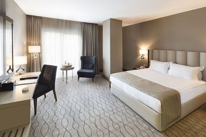 Room 3 of 31